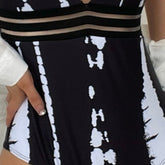 Traje de baño de una pieza con cuello en V en contraste